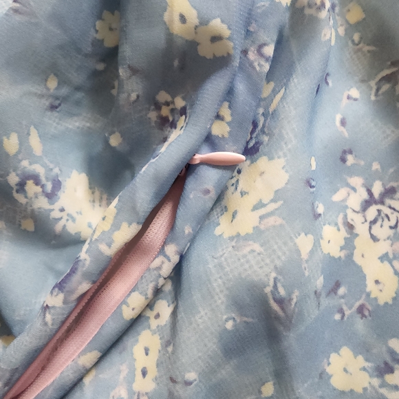 Floral color block dress in baby colors 💗💕💙💛🤍💝 - Picture 14 of 16